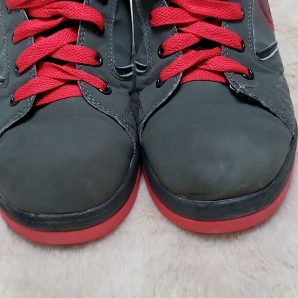 HEELYS SKATE SHOES, SIZE 6 - Picture 8 of 15